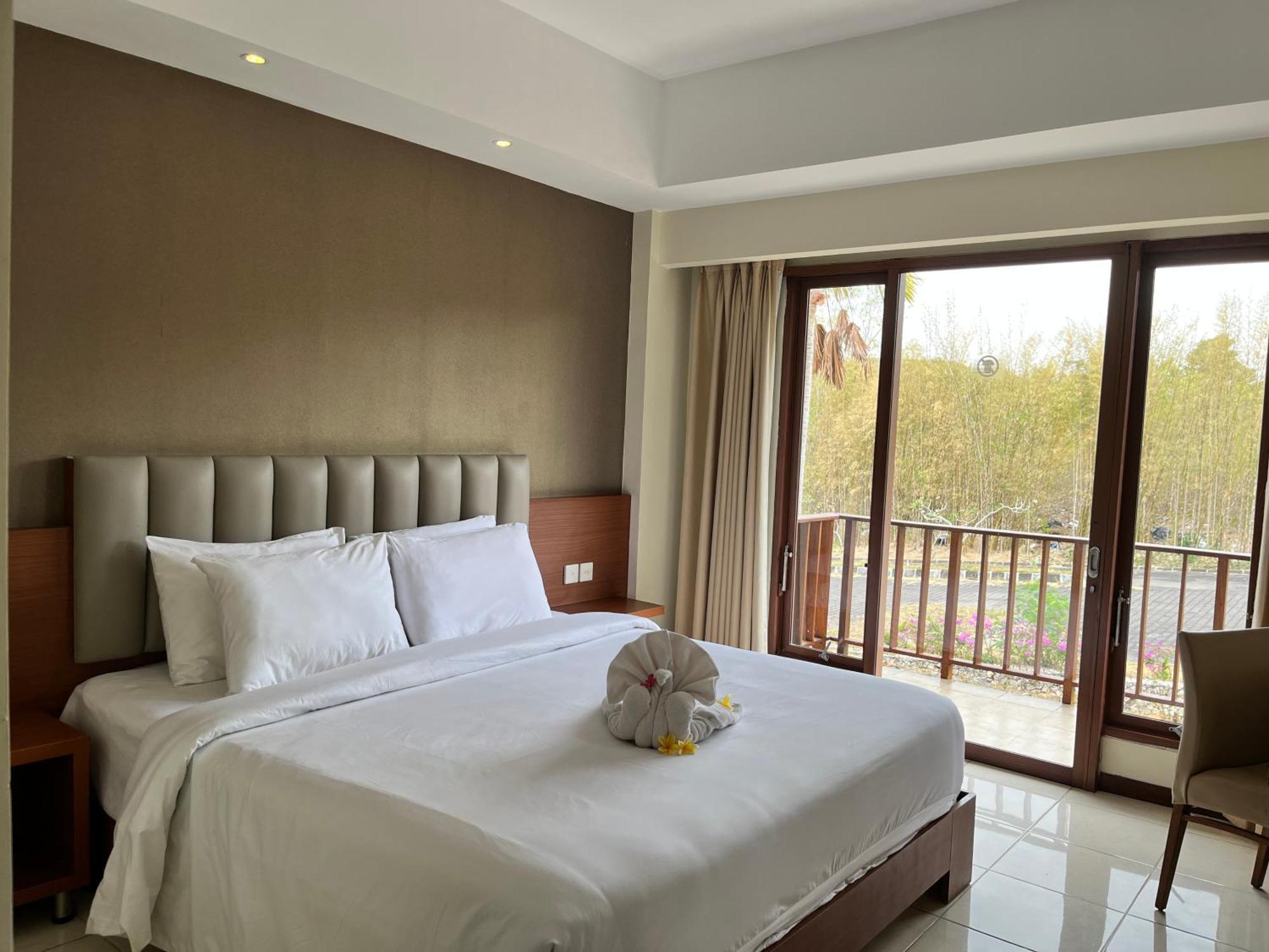 New Kuta Hotel By Lorin Улувату Экстерьер фото