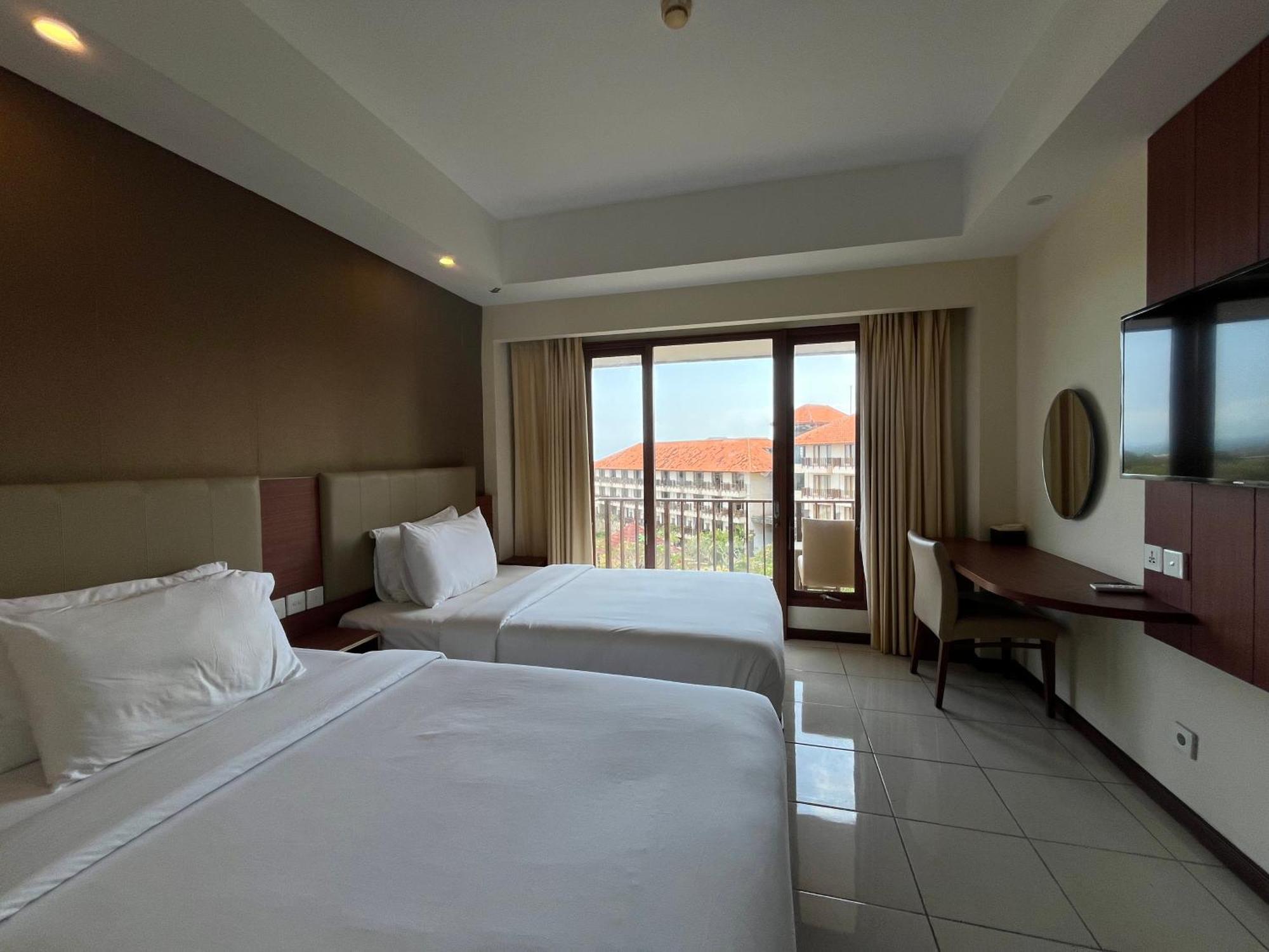 New Kuta Hotel By Lorin Улувату Экстерьер фото