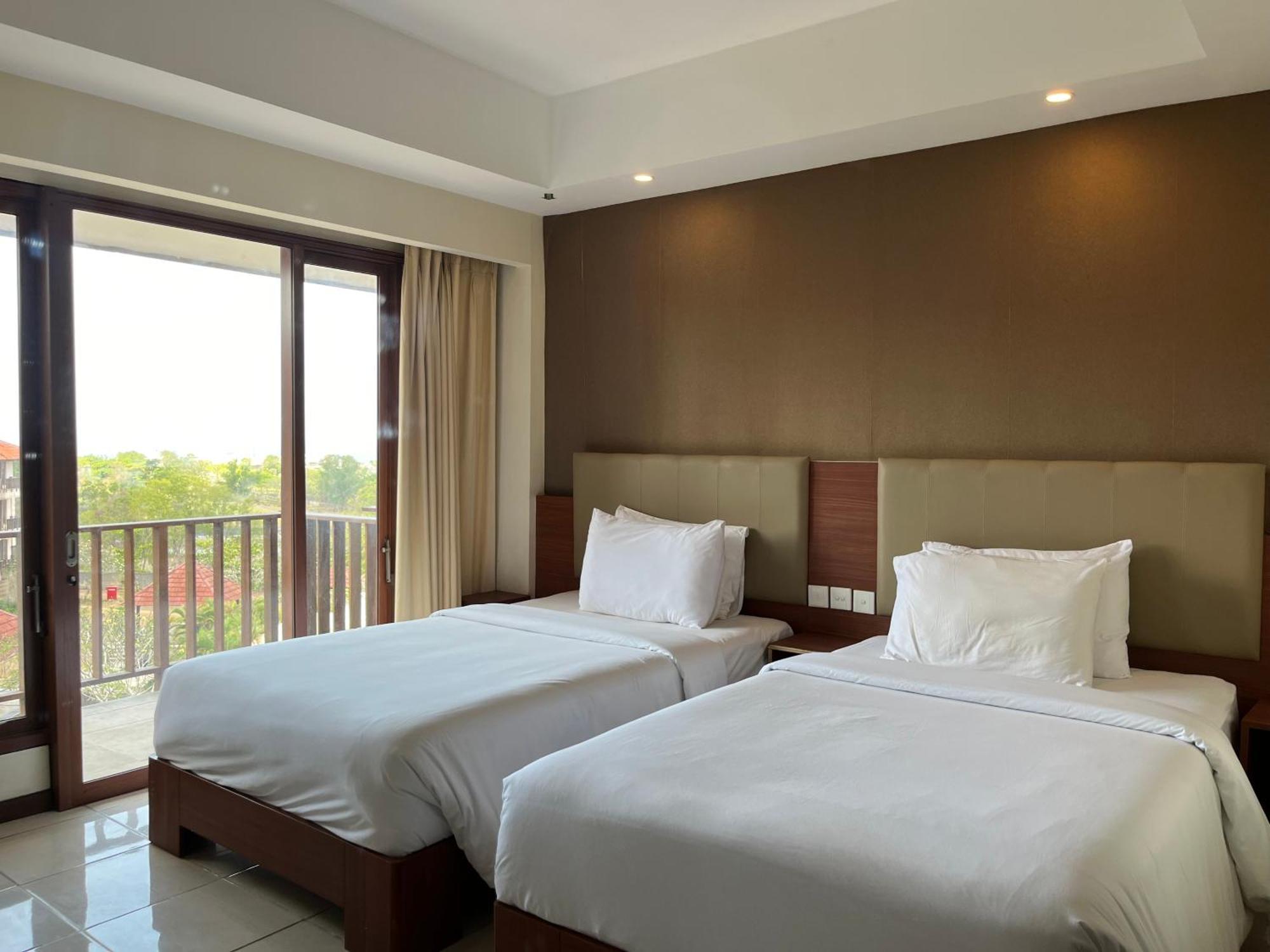 New Kuta Hotel By Lorin Улувату Экстерьер фото